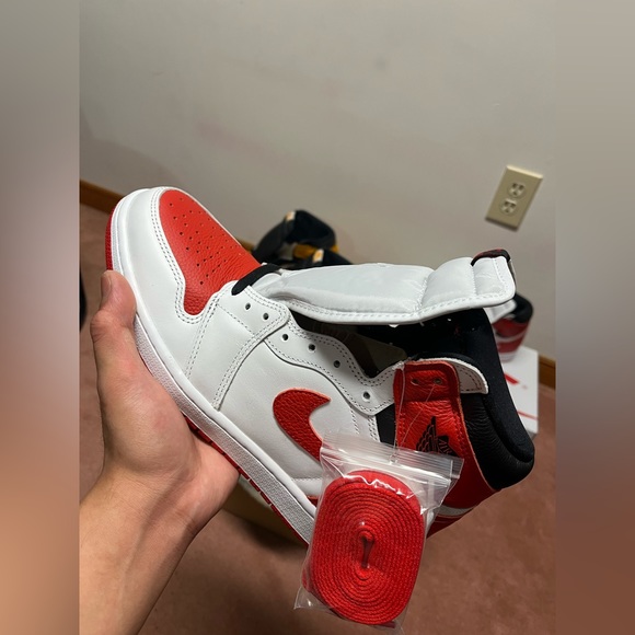 JORDAN AND YEEZY - Picture 3 of 4